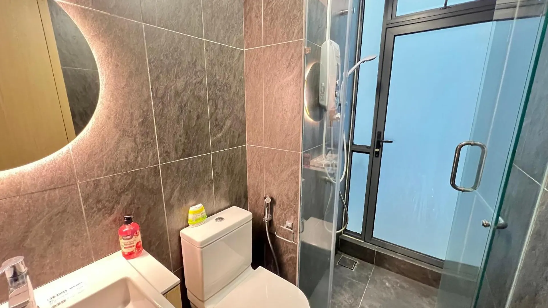Lägenhet Colony Service Suites Klcc At Sky World Kuala Lumpur